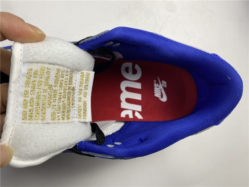 Svp*me x Nike SB Dunk Low DH3228-100